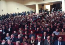 Με αναφορές στα «μπλόκα» και πολιτική χροιά, η εκδήλωση του Ιδρύματος «Αλ. Μπαλτατζής», παρουσία Κ. Καραμανλή