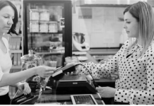 Αναλήψεις μετρητών από το… μπακάλικο του χωριού