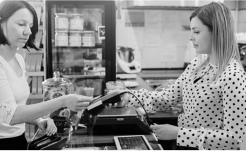 Αναλήψεις μετρητών από το… μπακάλικο του χωριού