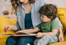 «Νταντάδες της Γειτονιάς»: Πότε ξεκινά πανελλαδικά, ποιοι παίρνουν έως 500 ευρώ