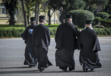 Τέλος τα δικαστήρια για κληρικούς: Πώς αλλάζουν πλέον όνομα στις ταυτότητες