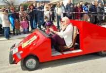 Σατιρική διάθεση, ΟΠΕΚΕΠΕ, Σεμερτζίδου, «Φραπές» και… πρωτογενής τομέας, πρωταγωνίστησαν στην παρέλαση της «ΜΟΥΤΖΟΥΡΟΔΕΥΤΕΡΑΣ» στον Πολύσιτο (εικόνες)