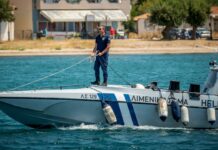 Χειροπέδες σε 60χρονο ψαρά – Αρνήθηκε να παραδώσει 584 κιλά ψάρια μετά από αλιευτική παράβαση