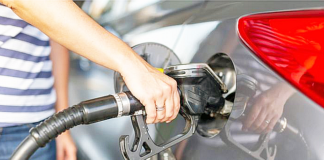 Αυτό είναι το νέο καύσιμο που η Ευρώπη θέλει να βάλει άμεσα στα πρατήρια -Γιατί θα σώσει τους κινητήρες βενζίνης και diesel