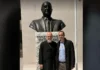 Στη Δερβιτσάνη ο Δημητριάδης: ιδιωτική επίσκεψη στην προτομή του παππού του, συνοδεία του Έντι Ράμα
