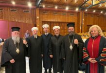 Στην αναγόρευση του Ευρ. Επιτρόπου Απ. Τζιτζικώστα ως Επίτιμου Διδάκτορα του ΔΠΘ, ο Μουφτής Ξάνθης