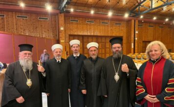 Στην αναγόρευση του Ευρ. Επιτρόπου Απ. Τζιτζικώστα ως Επίτιμου Διδάκτορα του ΔΠΘ, ο Μουφτής Ξάνθης