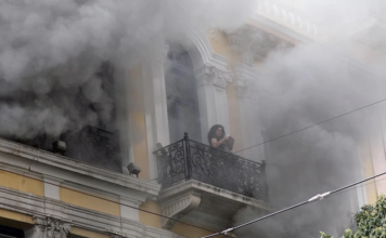 Δύο συλλήψεις για τον εμπρησμό στη Marfin το 2010 – Αναζητείται μία 46χρονη που έχει διαφύγει στη Βρετανία