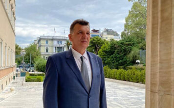 Μπουρχάν Μπαράν: Μια νέα συμφωνία με την κοινωνία