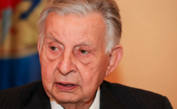 Πέθανε ο Γιάννης Βαρβιτσιώτης σε ηλικία 93 ετών