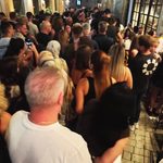 Ο απόλυτος χαμός στη παλιά πόλη! Κόλλησε ο κόσμος στην Ορφέως (βίντεο)