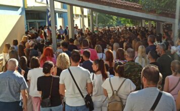 Με επισημότητα, νουθεσίες και πληρότητα το «πρώτο κουδούνι» στα σχολεία της Ξάνθης