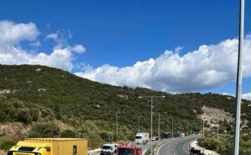 Εγνατία Οδός: ανατροπή φορτηγού στο ύψος της Νέας Ηρακλείτσας