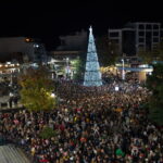 Έπεσαν τα φώτα των Γιορτών Π. Πόλης – Ξεκινούν οι ετοιμασίες για… Χριστούγεννα!