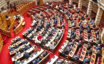 Το status των «μικρών» κομμάτων αν γίνονταν αύριο οι εκλογές