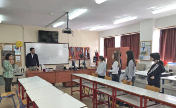 Ο Δήμαρχος Ξάνθης στα παλιά… «θρανία» του