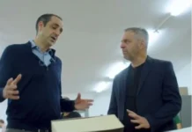 Δωρεά βιβλίων στον ΕΟΠΑΕ στη Θεσσαλονίκη από τους Bookmarkers και τον Γρηγόρη Δημητριάδη
